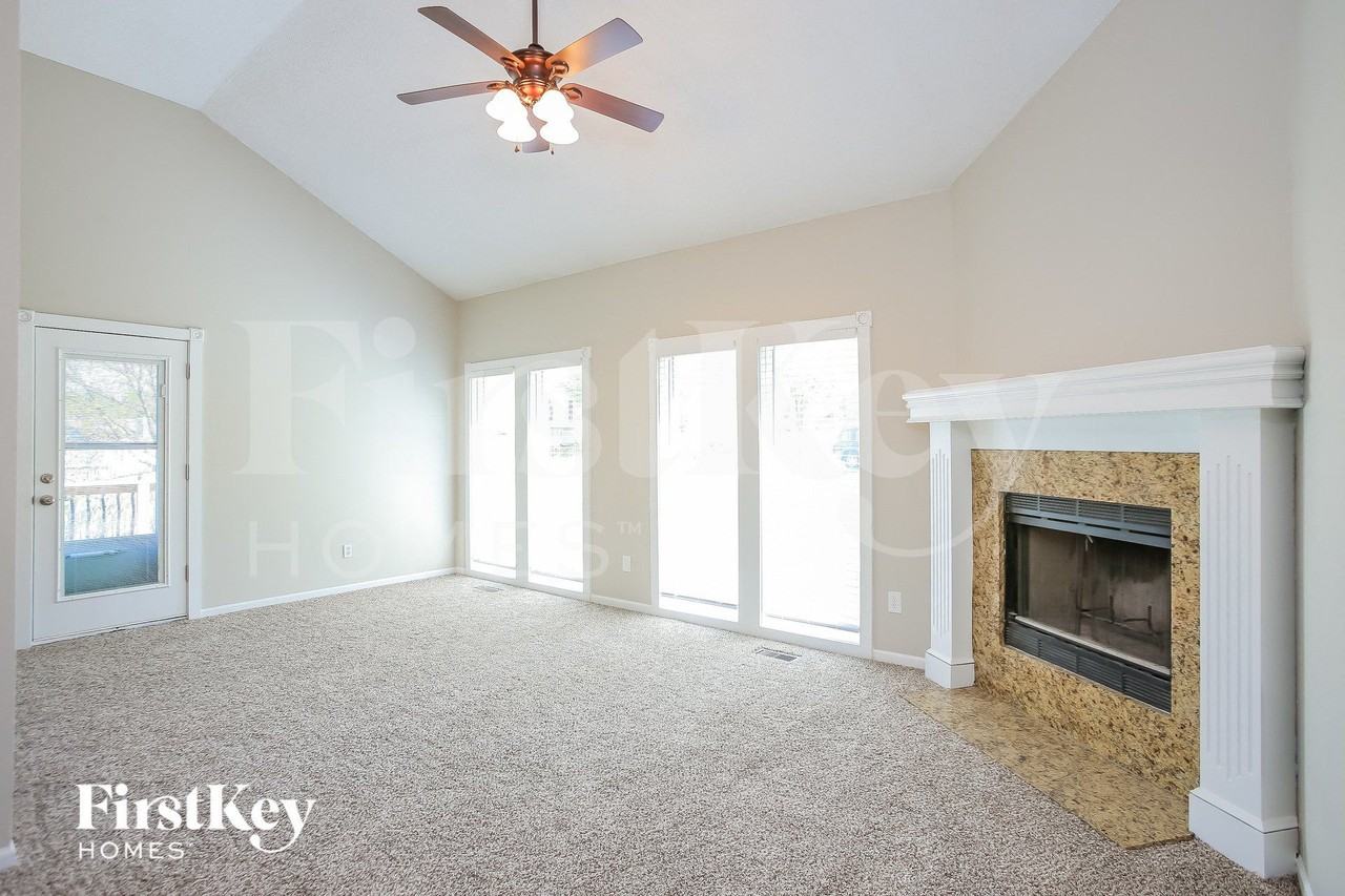 1601 Nw 79th Ter - Photo 3 of 15