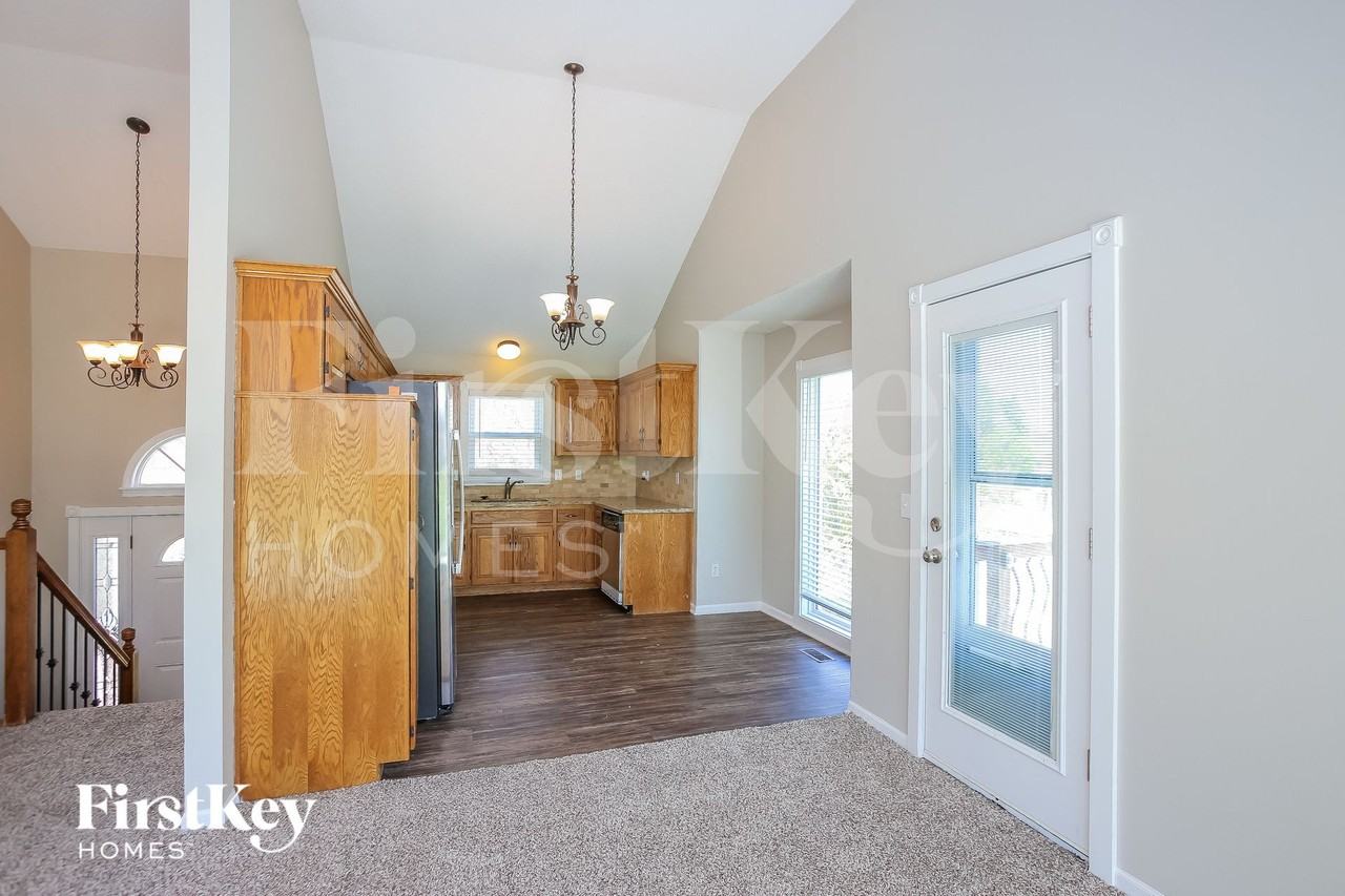 1601 Nw 79th Ter - Photo 6 of 15