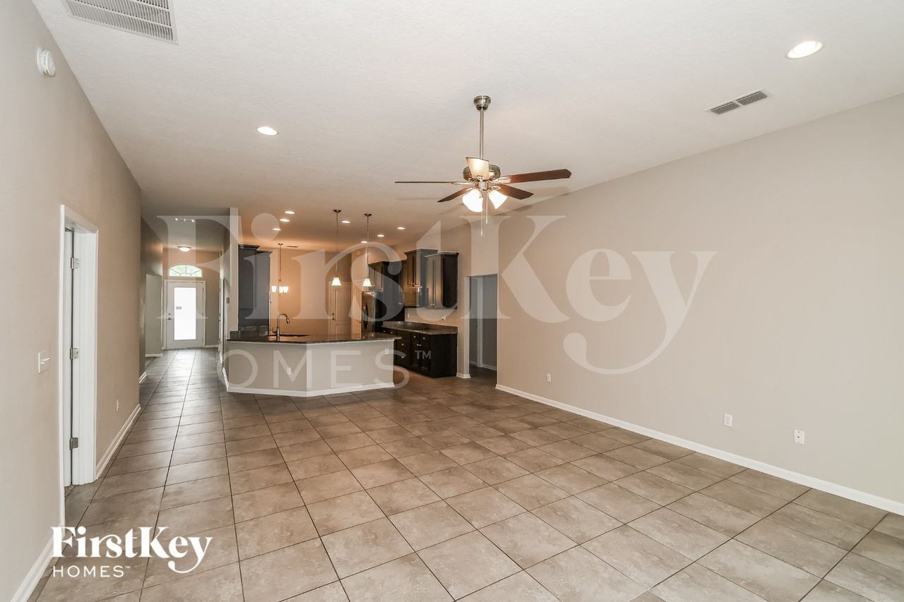 15612 Mason Lakes Dr - Photo 2 of 16