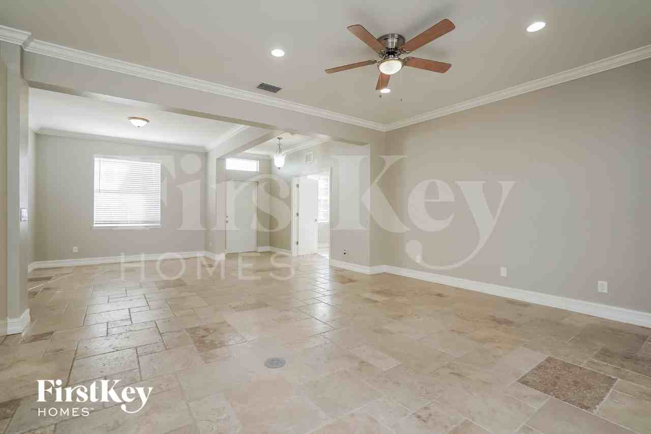 4116 Sw 16th Pl - Photo 3 of 16