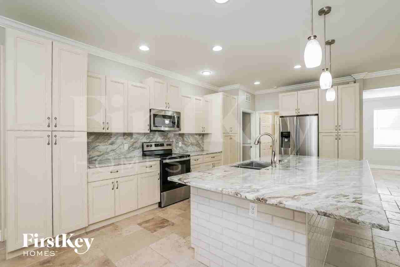 4116 Sw 16th Pl - Photo 4 of 16