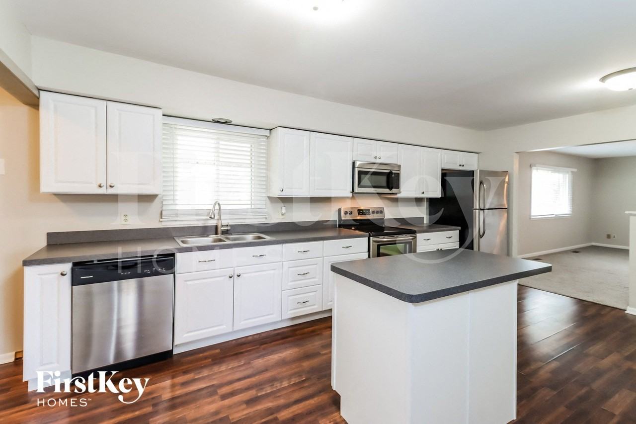 515 Brelsford Ave - Photo 5 of 15