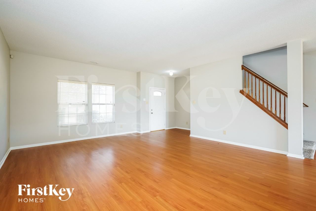 779 Heartland Dr - Photo 2 of 16