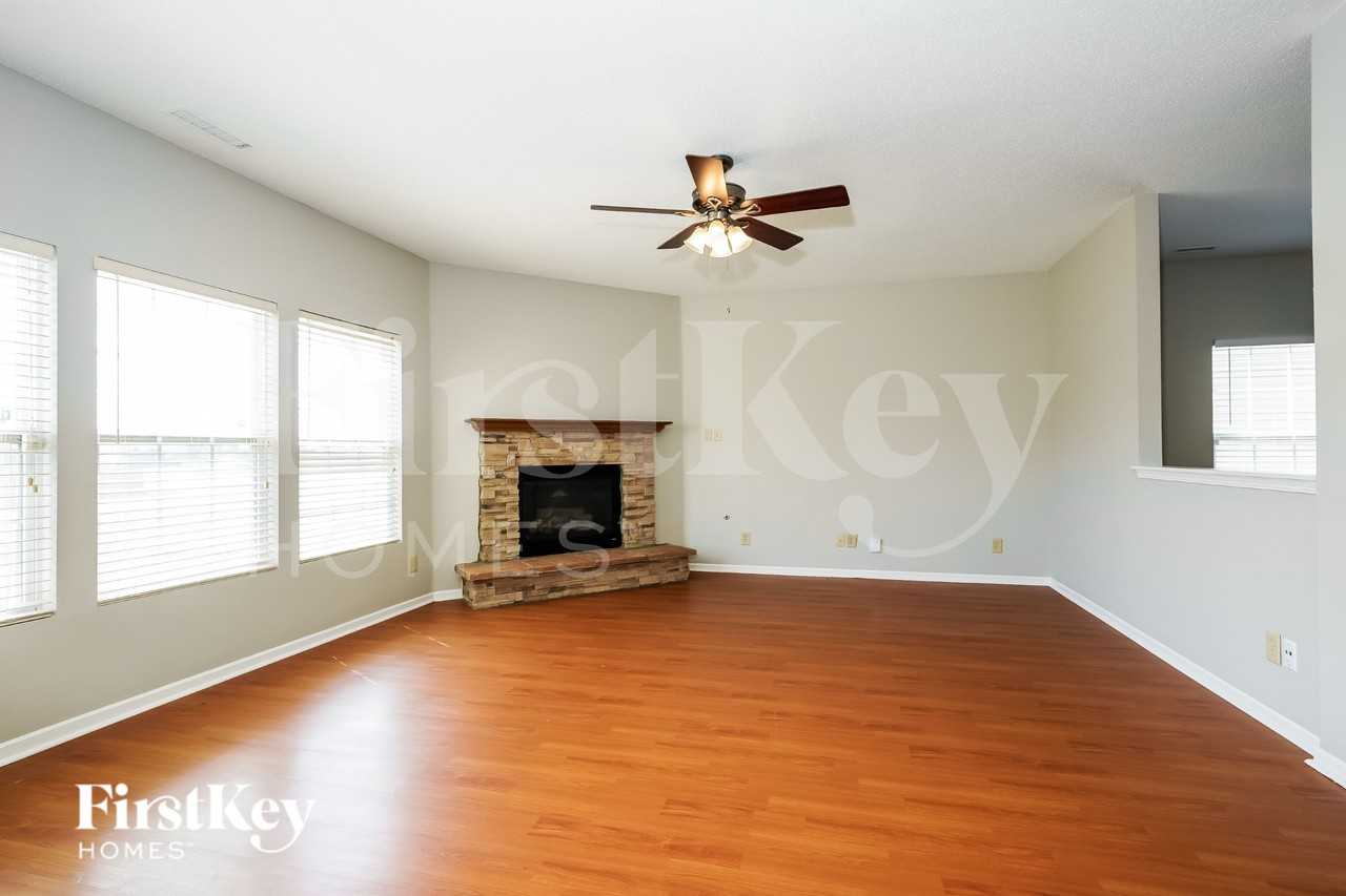 779 Heartland Dr - Photo 3 of 16