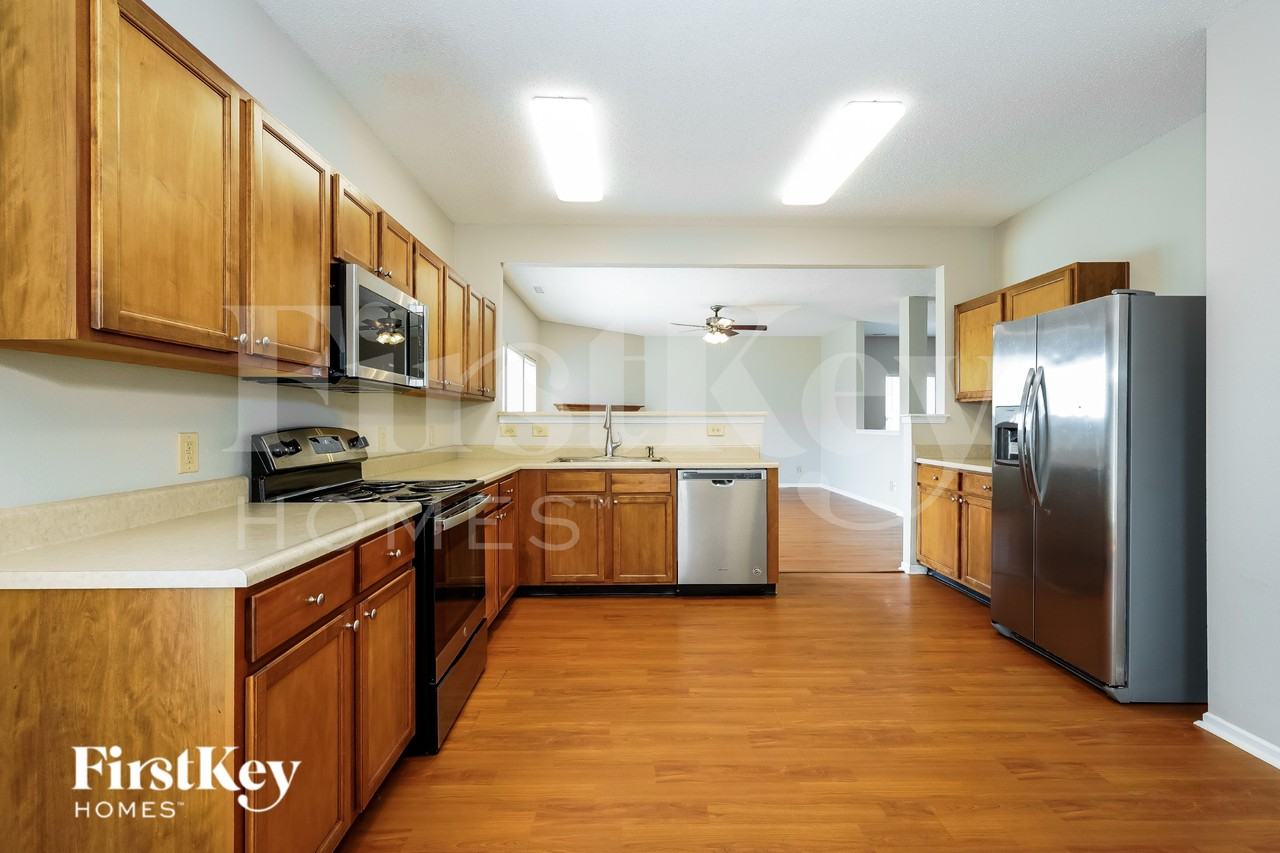 779 Heartland Dr - Photo 6 of 16
