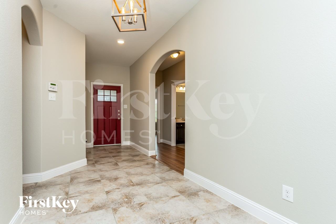 605 England St - Photo 2 of 16