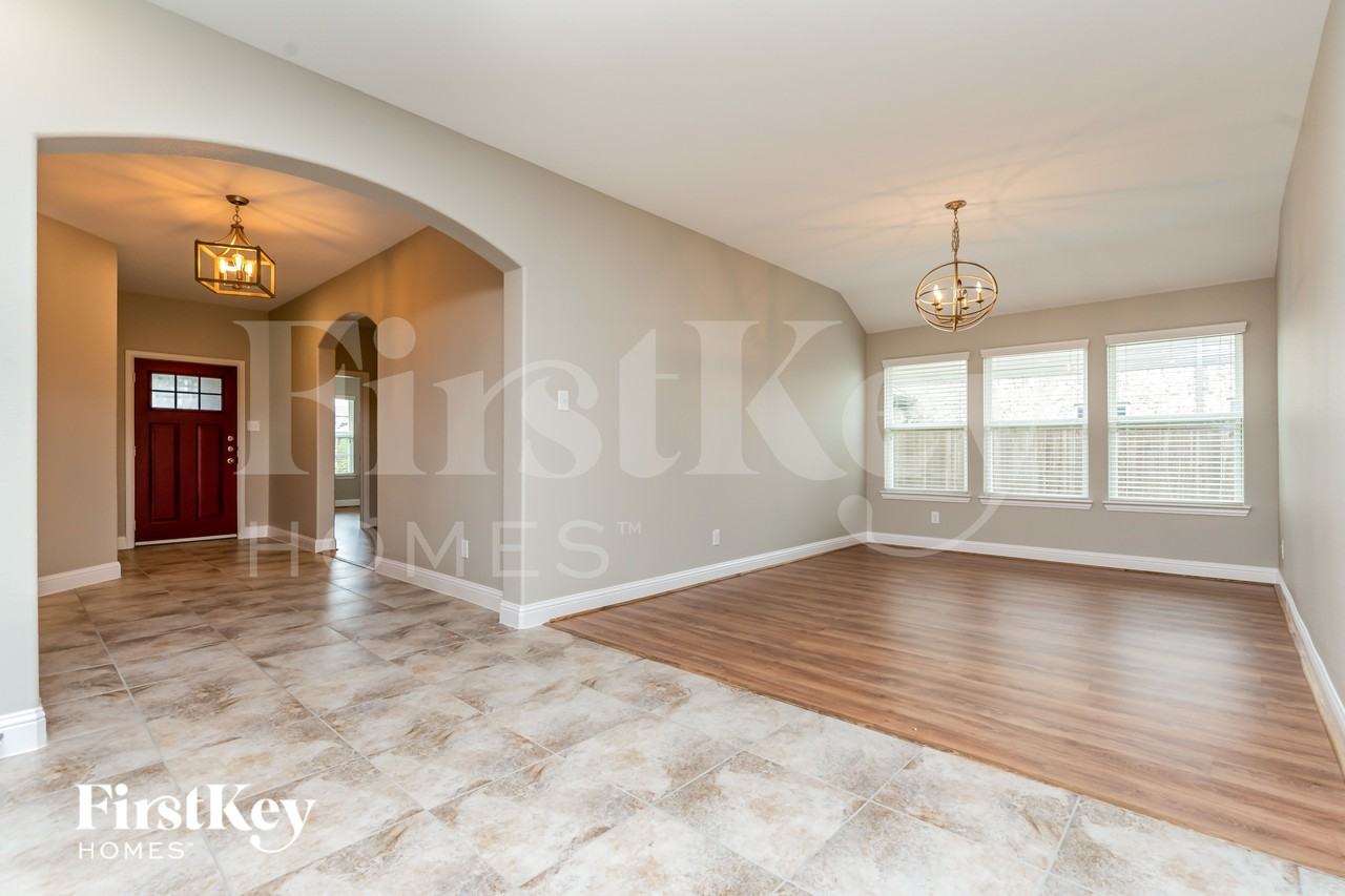 605 England St - Photo 6 of 16