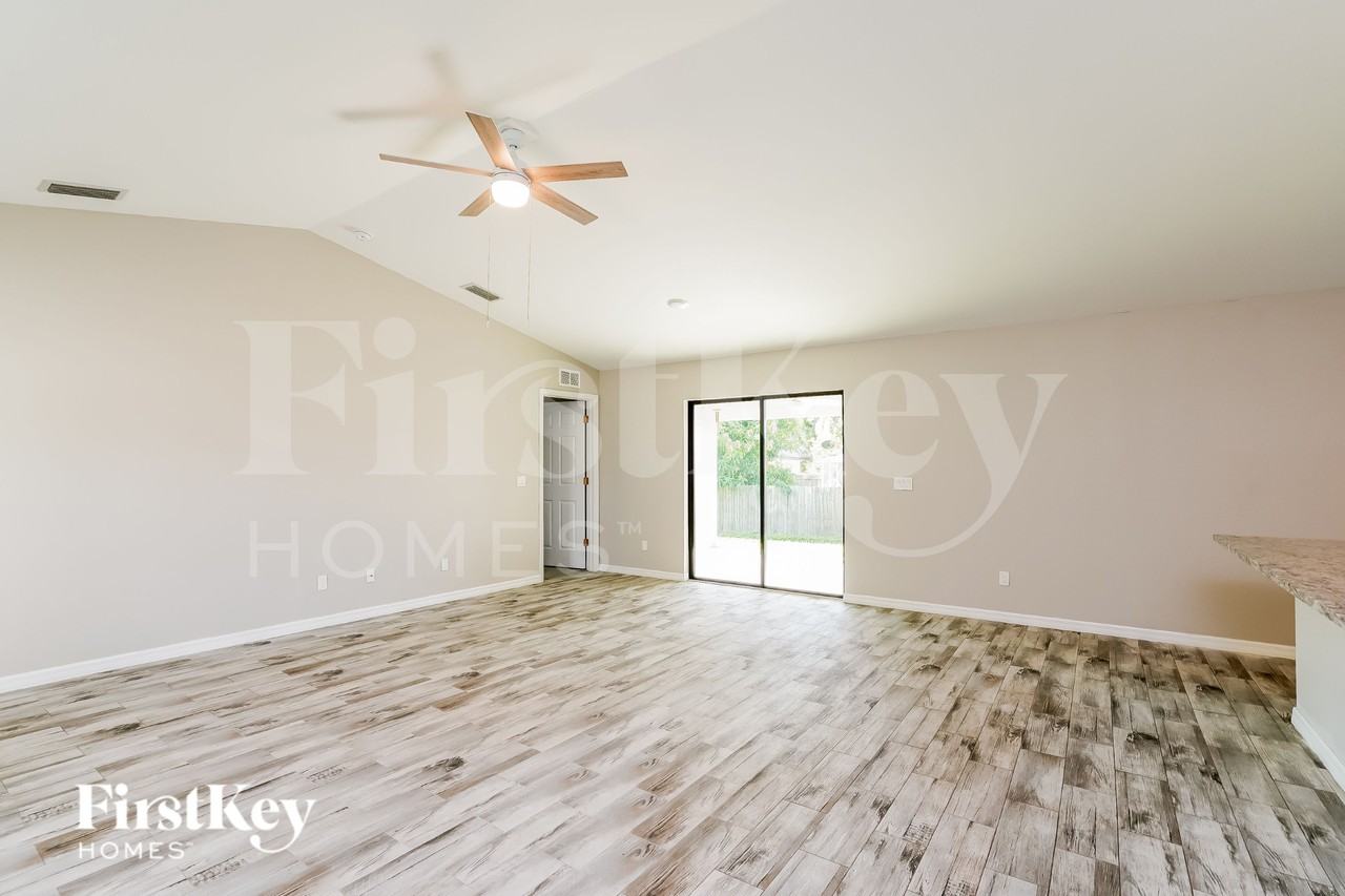 8432 Grove Rd - Photo 2 of 15