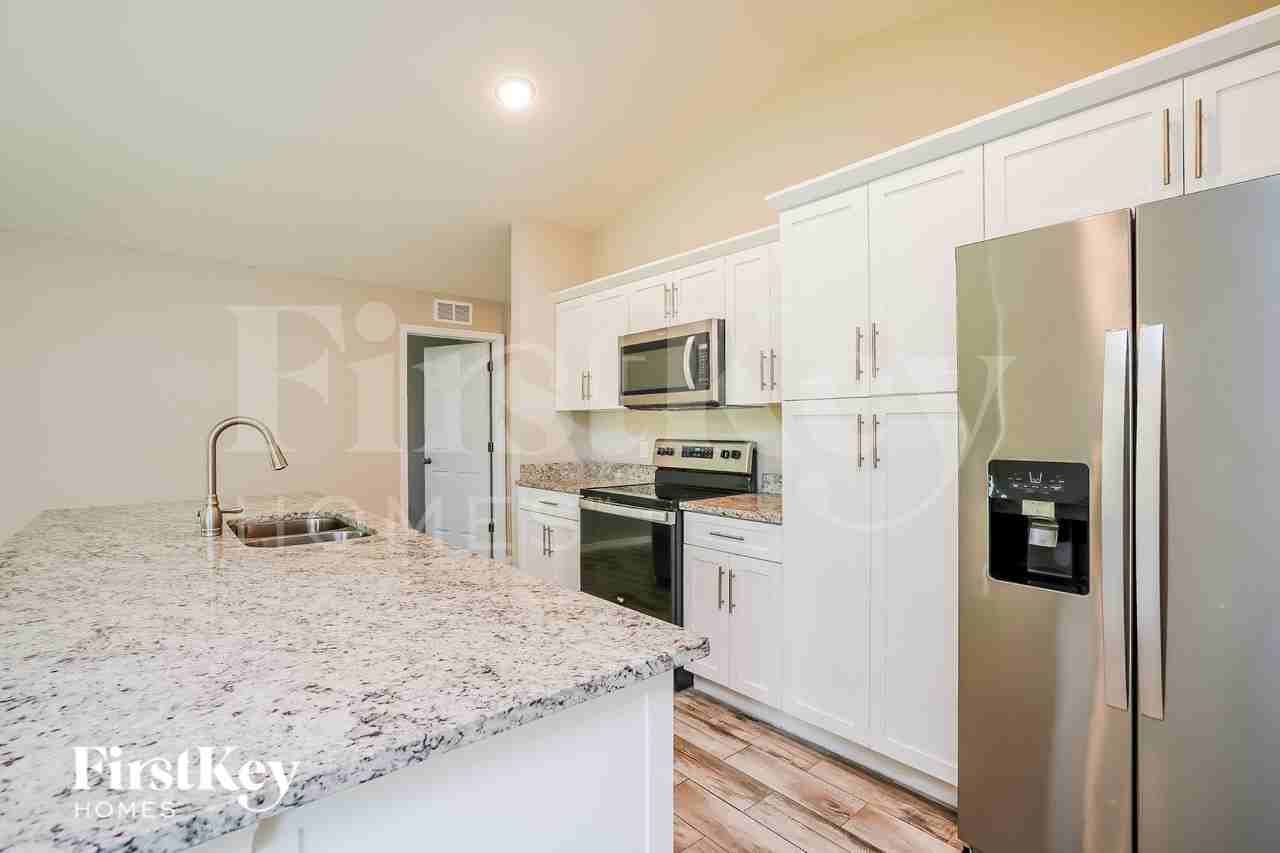 8432 Grove Rd - Photo 5 of 15