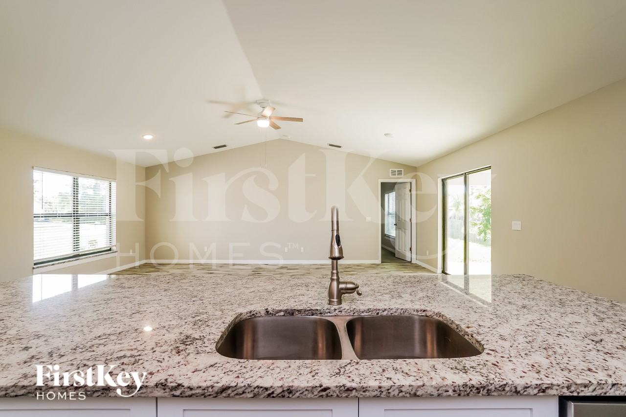 8432 Grove Rd - Photo 6 of 15