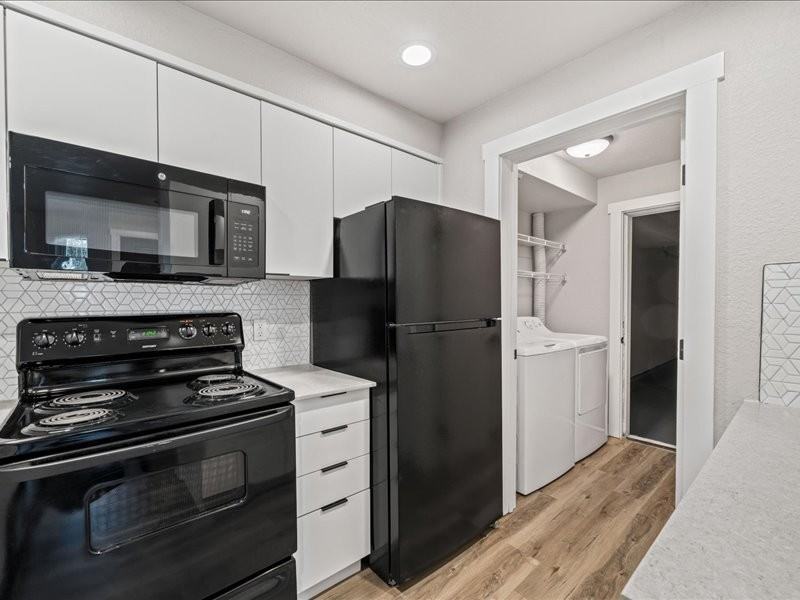 Meridian Green Townhomes - Photo 6 of 40