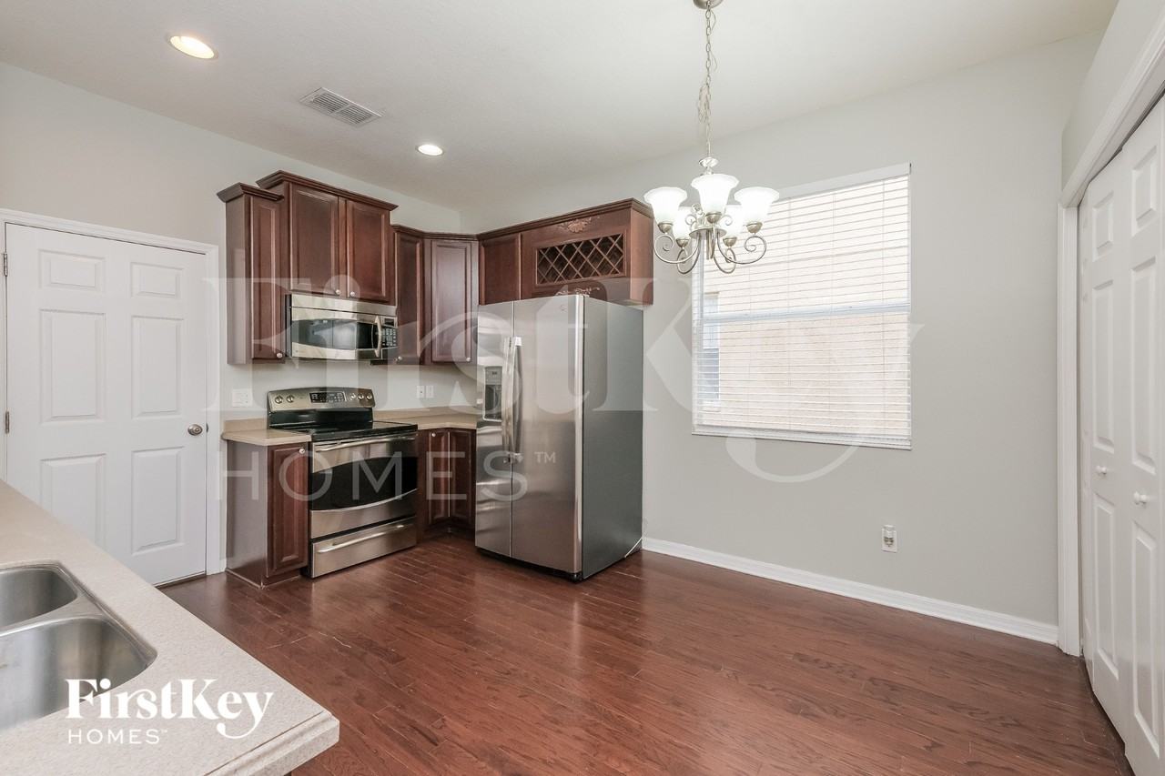 7847 Foxgrove Dr - Photo 4 of 16