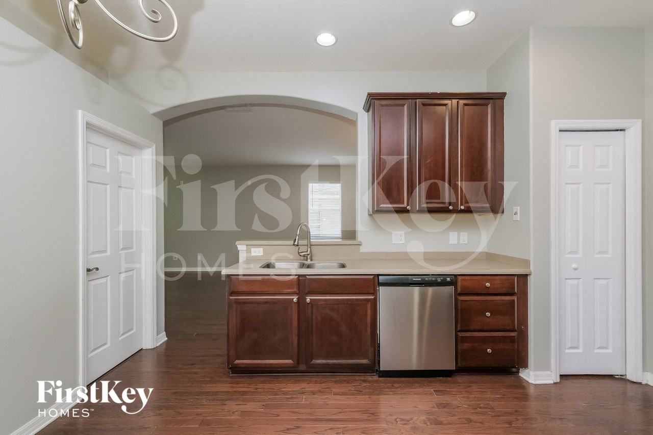 7847 Foxgrove Dr - Photo 5 of 16