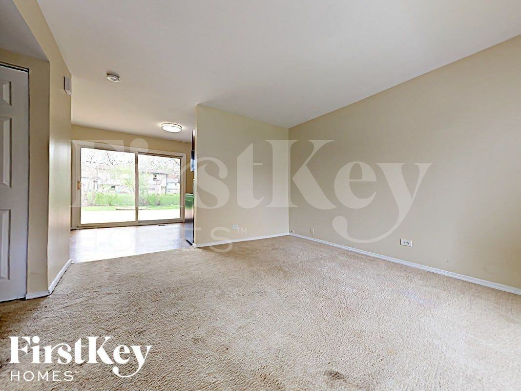 6933 Hemlock St - Photo 2 of 13