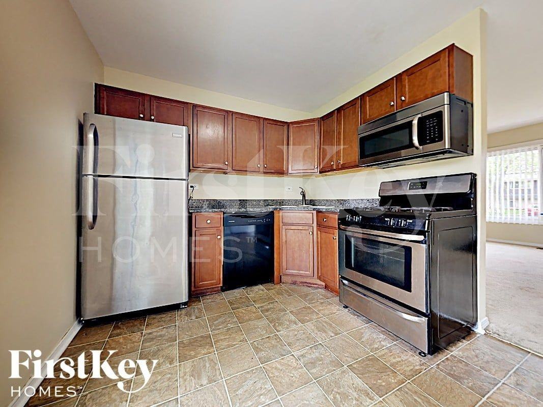 6933 Hemlock St - Photo 4 of 13