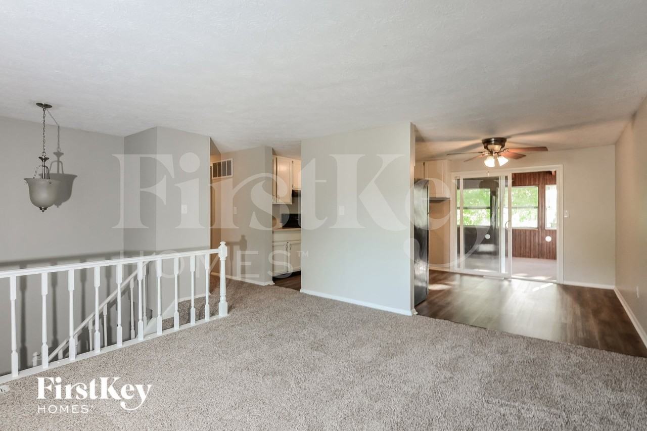 6830 Littleton Dr - Photo 3 of 16