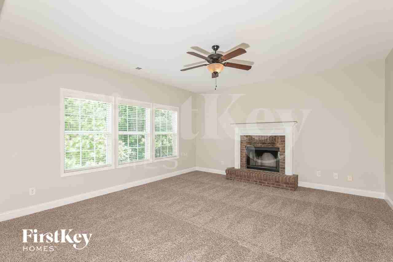 6275 Cove Creek Dr - Photo 2 of 16