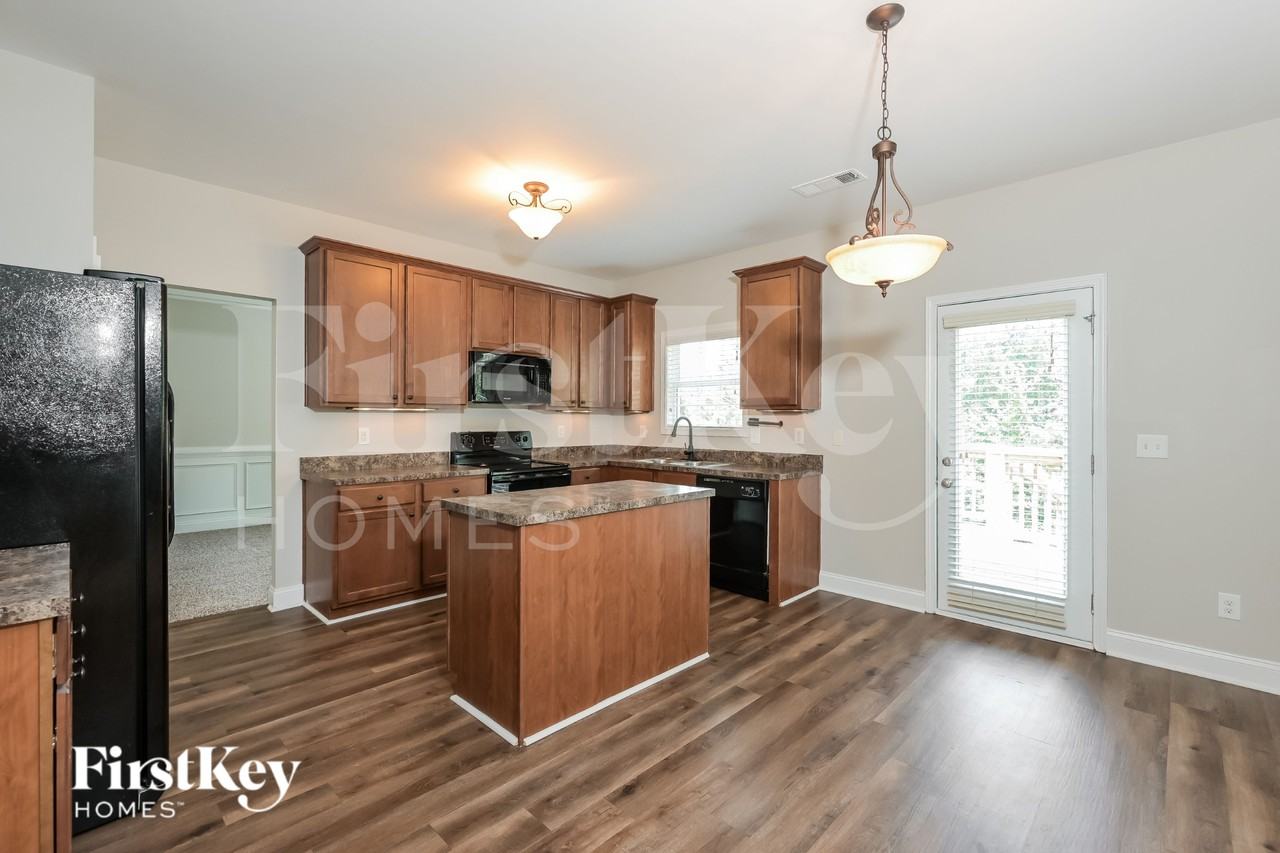 6275 Cove Creek Dr - Photo 5 of 16