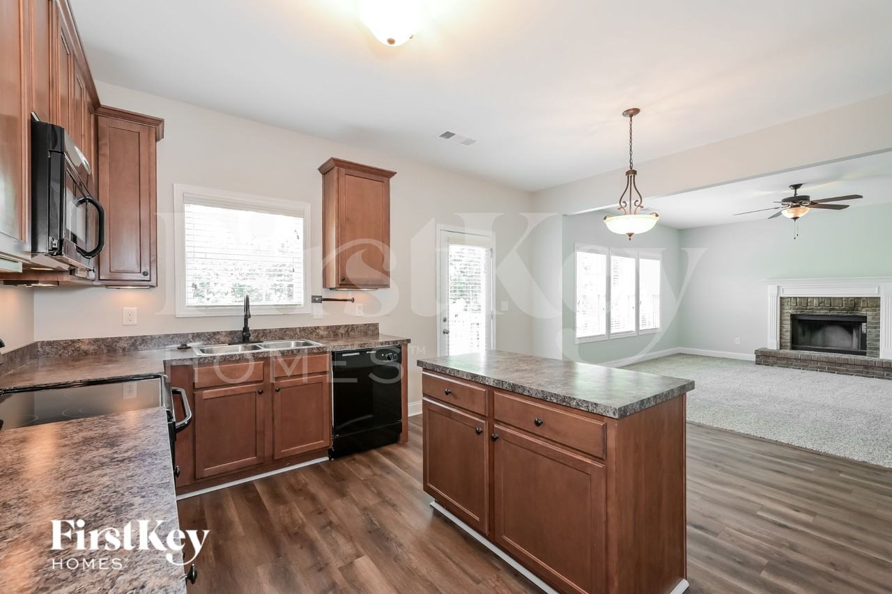 6275 Cove Creek Dr - Photo 6 of 16