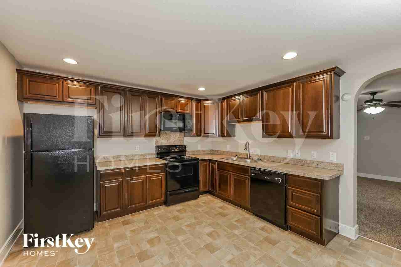 607 Lentisco Dr - Photo 5 of 16