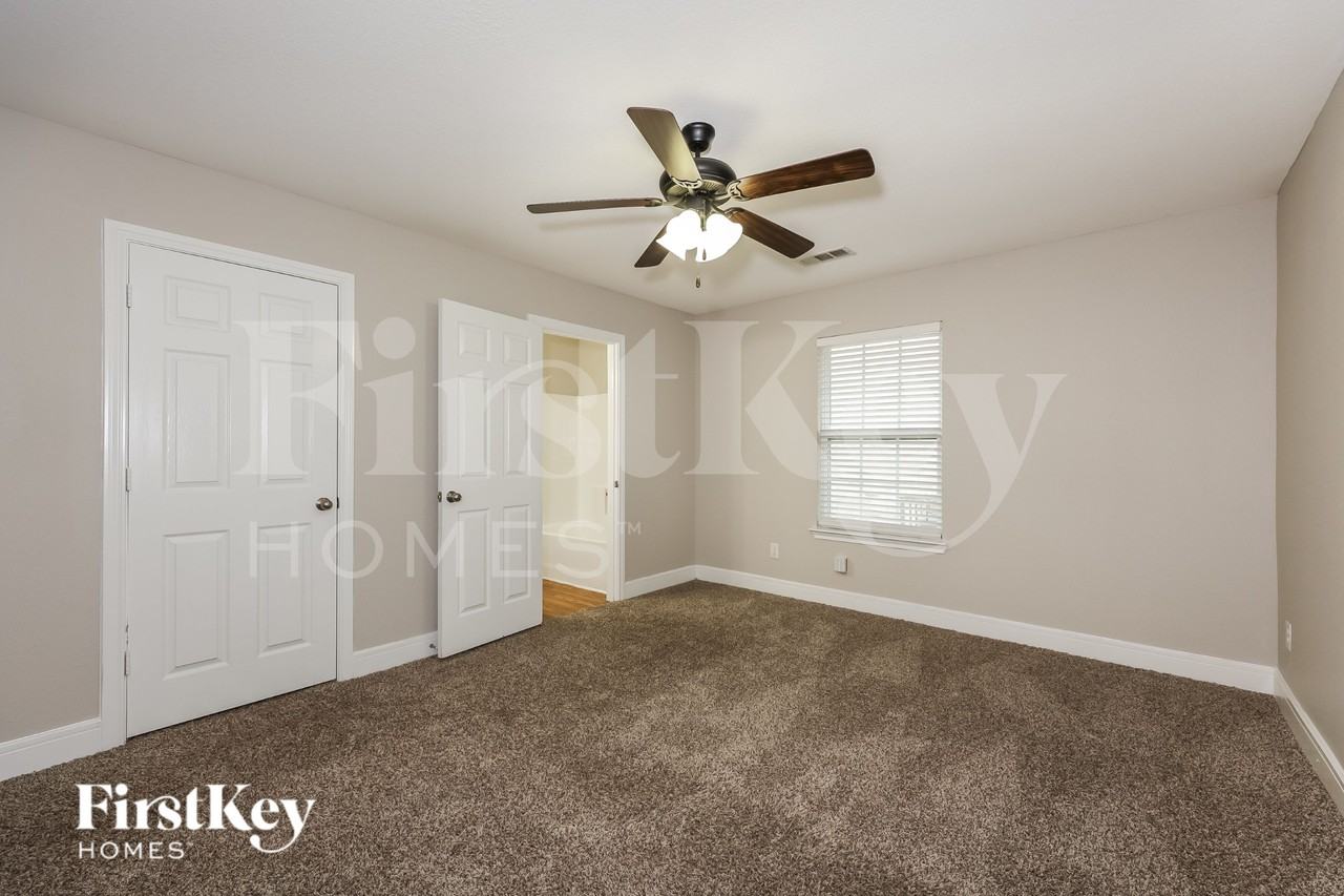 607 Lentisco Dr - Photo 7 of 16