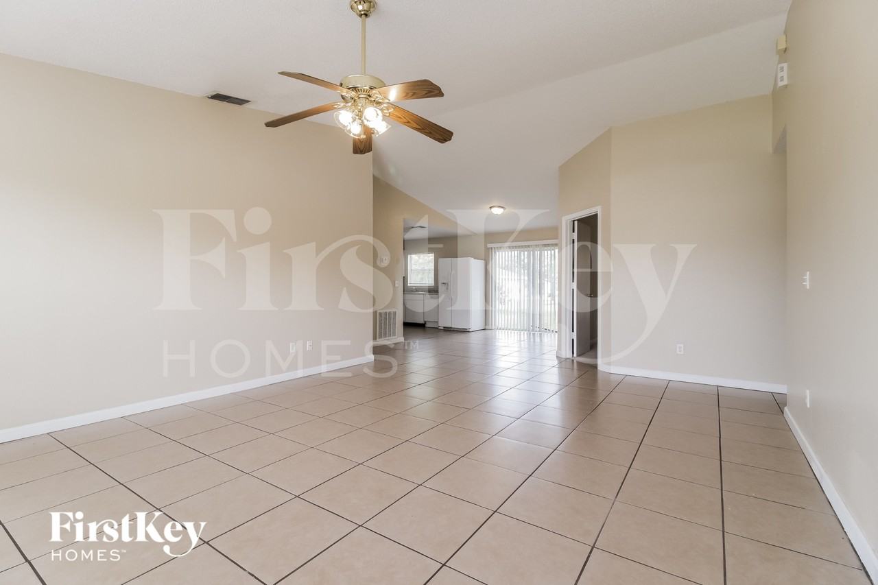 541 Albatross Dr - Photo 3 of 16