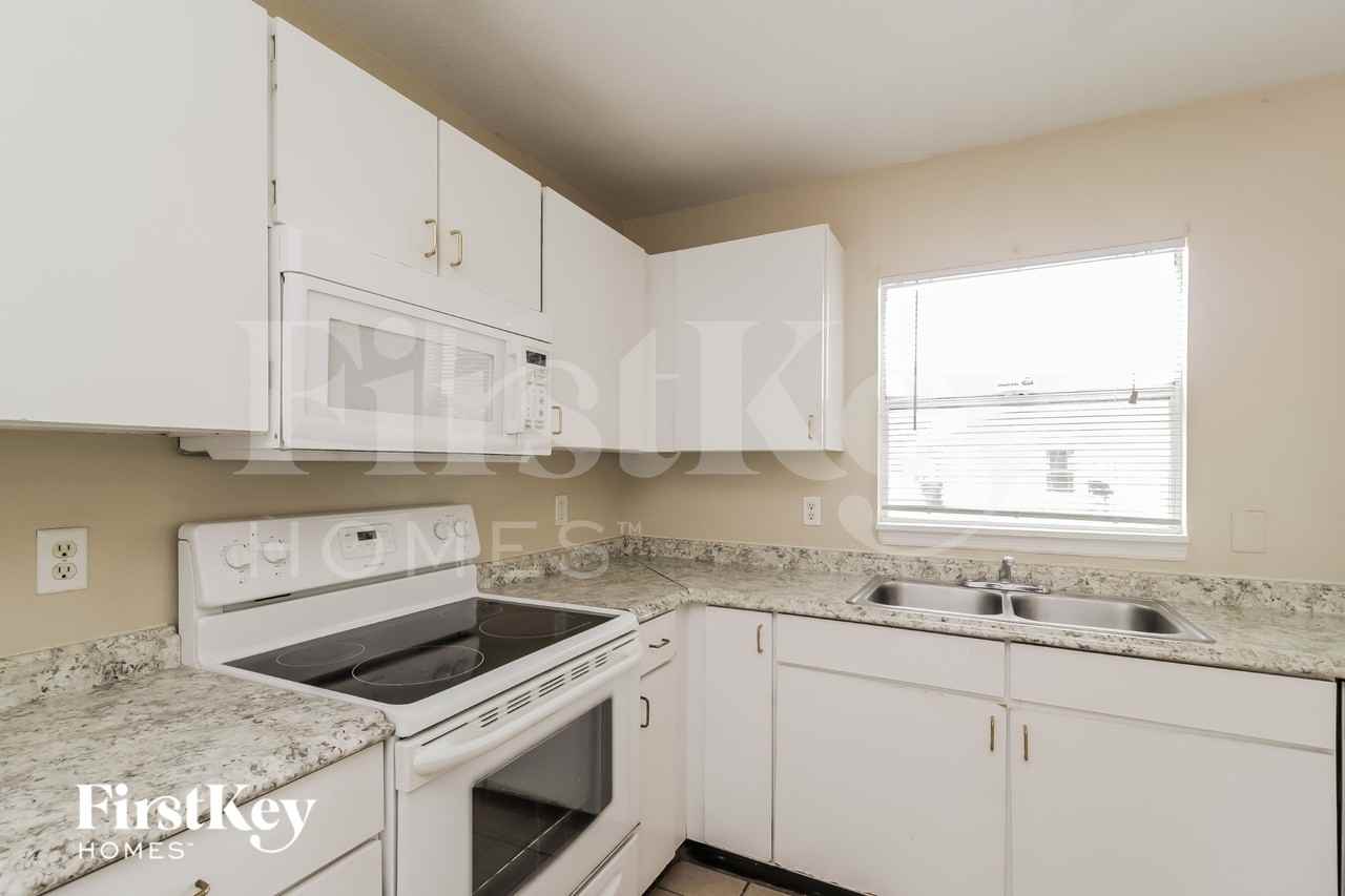 541 Albatross Dr - Photo 6 of 16
