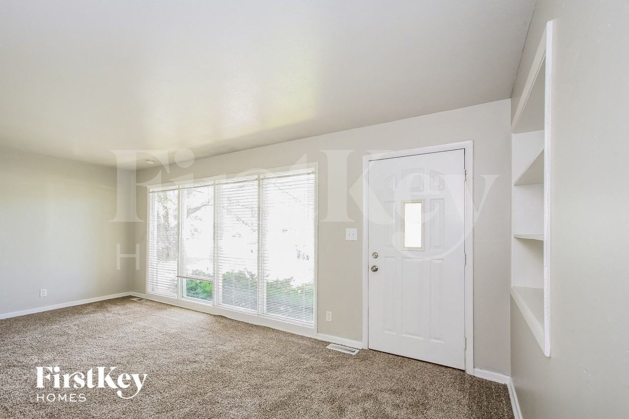 505 Vista Dr - Photo 3 of 15