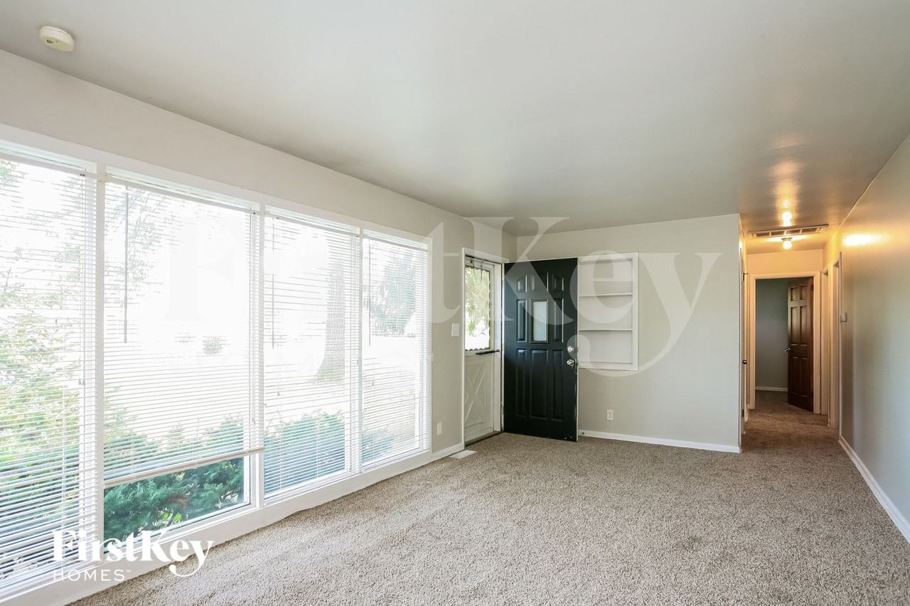 505 Vista Dr - Photo 5 of 15