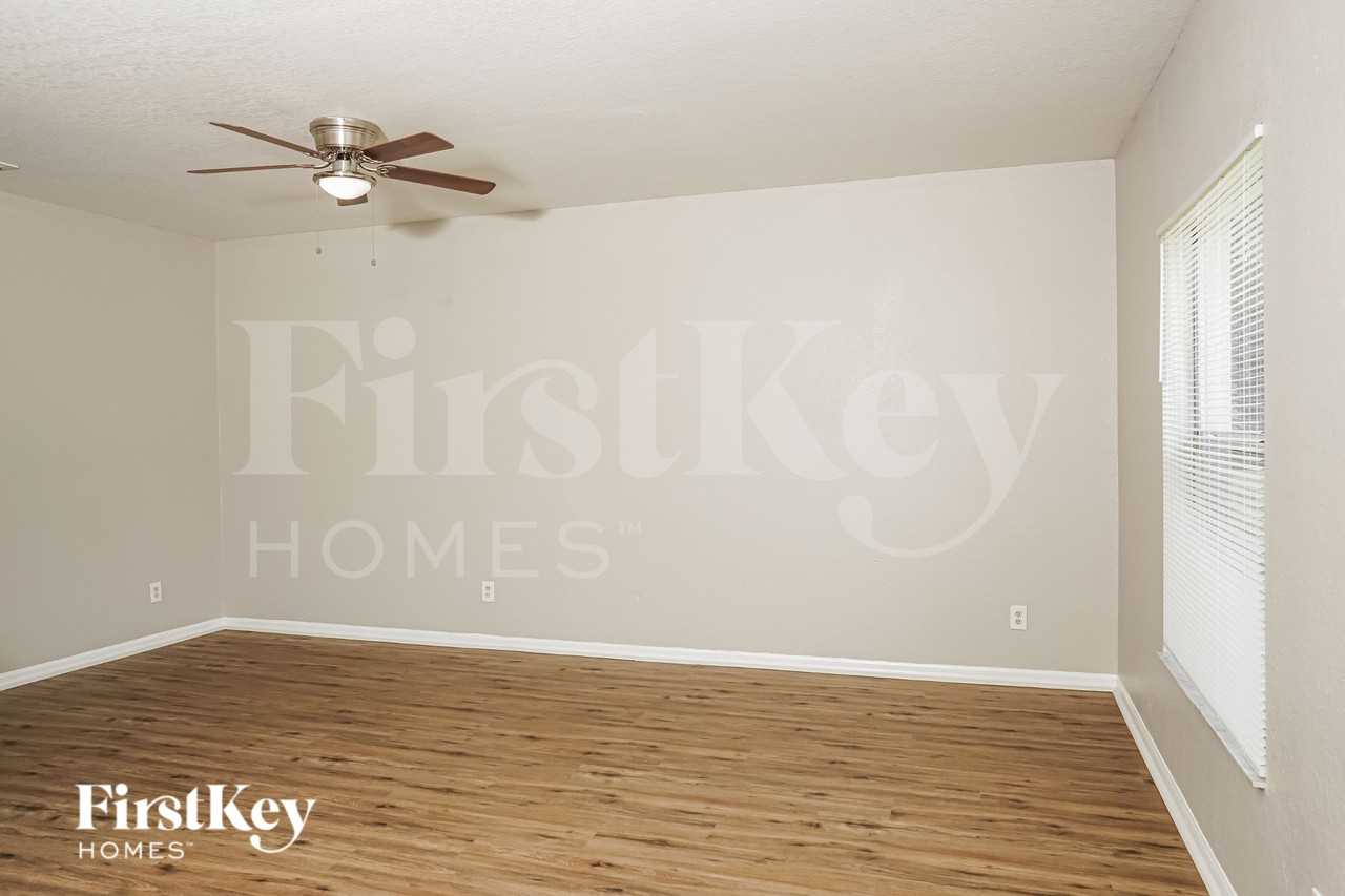 4743 Luther Ave - Photo 2 of 20