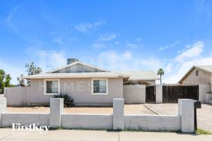 featured image of 4739 E Sunland Ave