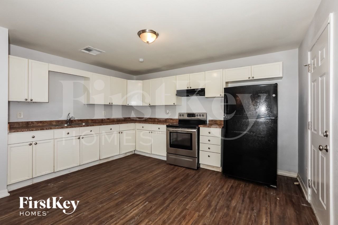 4739 E Sunland Ave - Photo 6 of 16