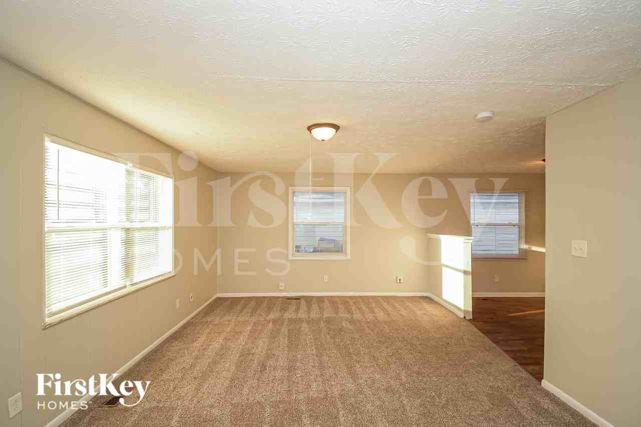 4601 N Richardt Ave - Photo 2 of 19