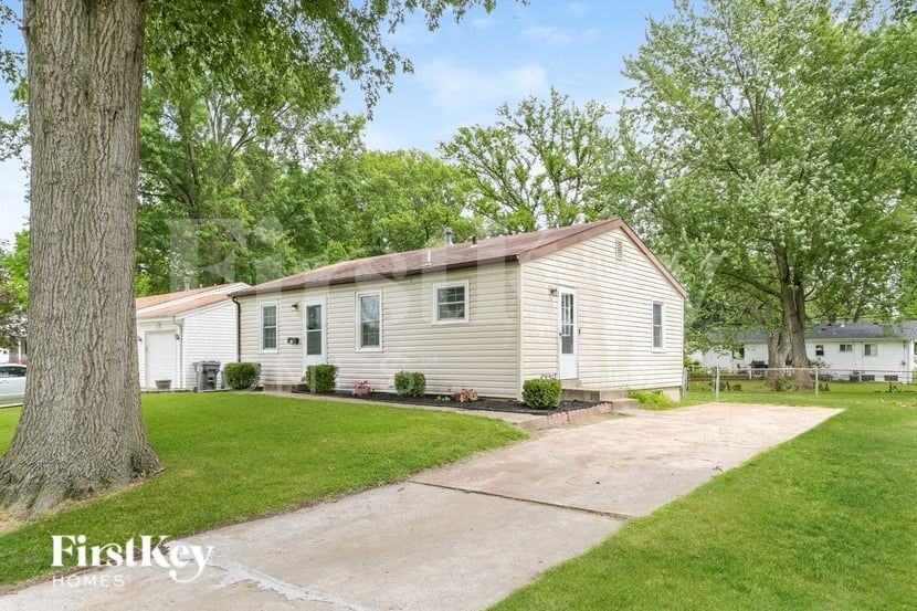 42 Mercury Dr - Photo 2 of 16