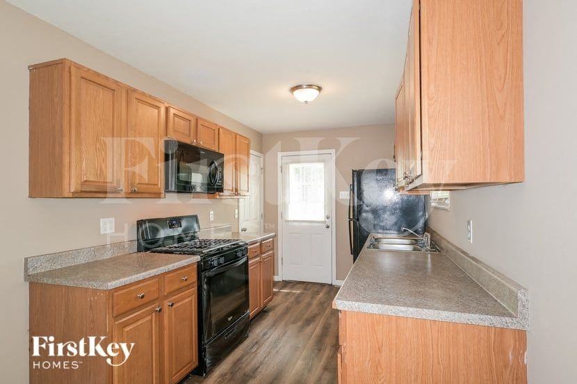 42 Mercury Dr - Photo 6 of 16