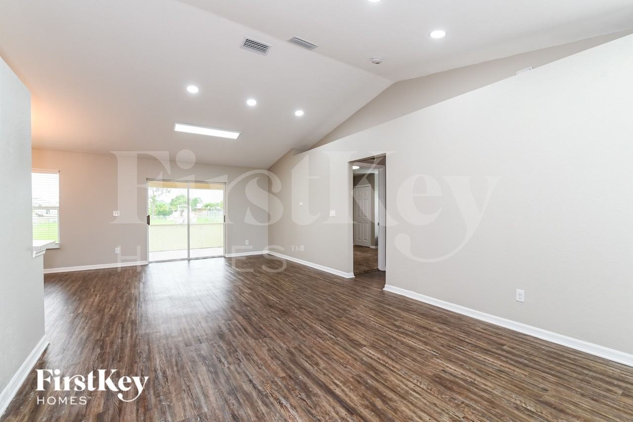 3505 8th St Sw - Photo 4 of 16