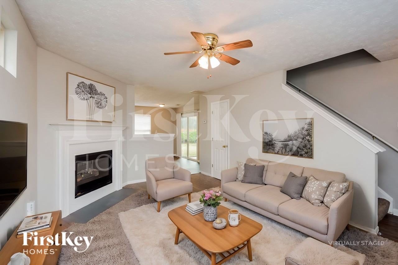 345 Lakeside Cir - Photo 3 of 18