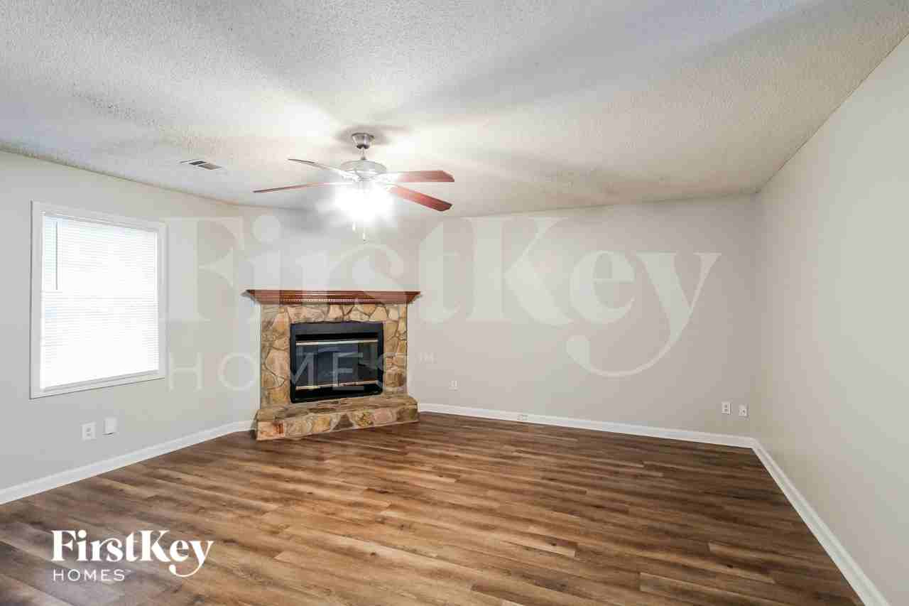 3312 Westview Cv - Photo 3 of 19
