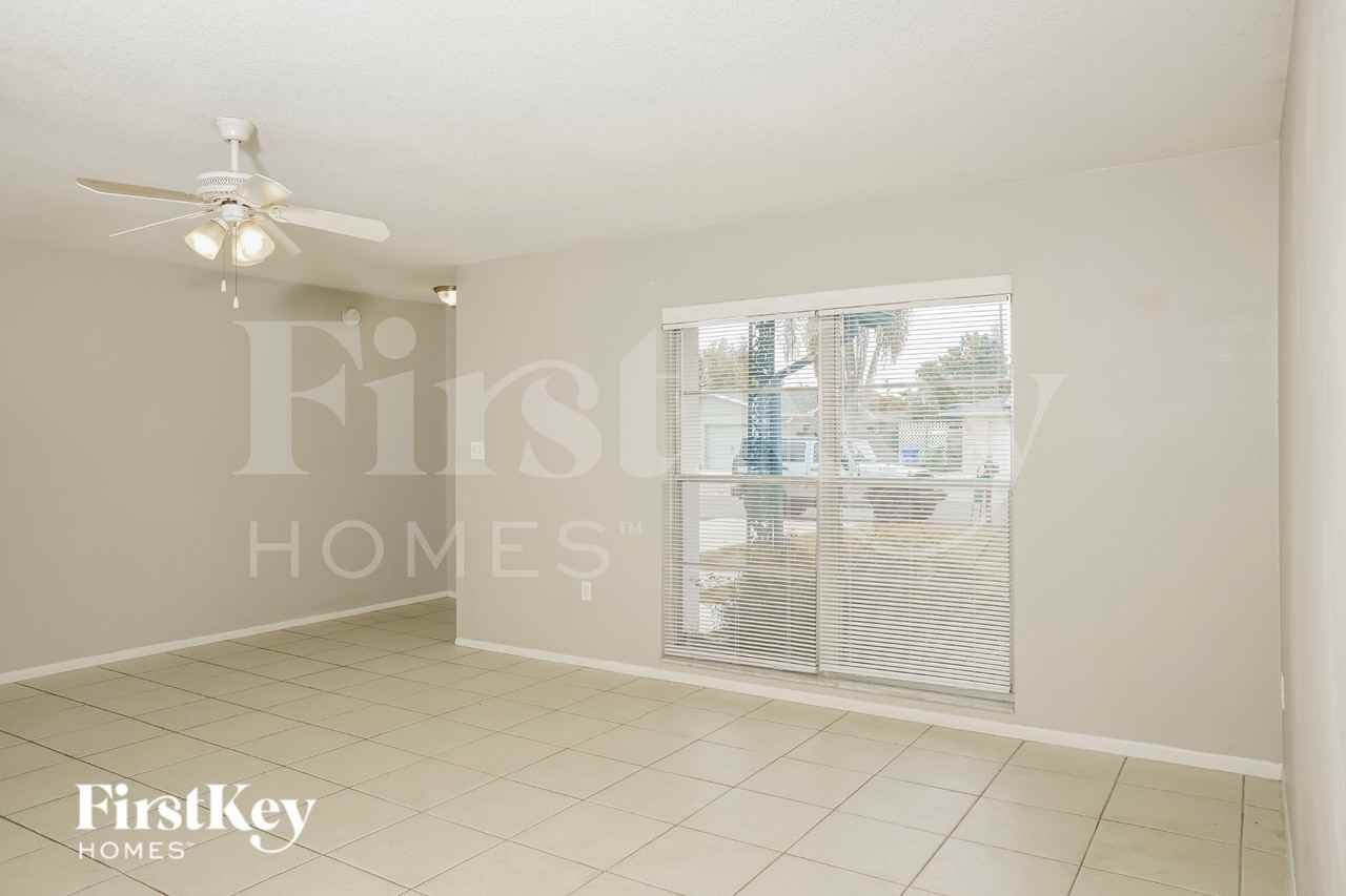 3109 22nd Ave W - Photo 3 of 19