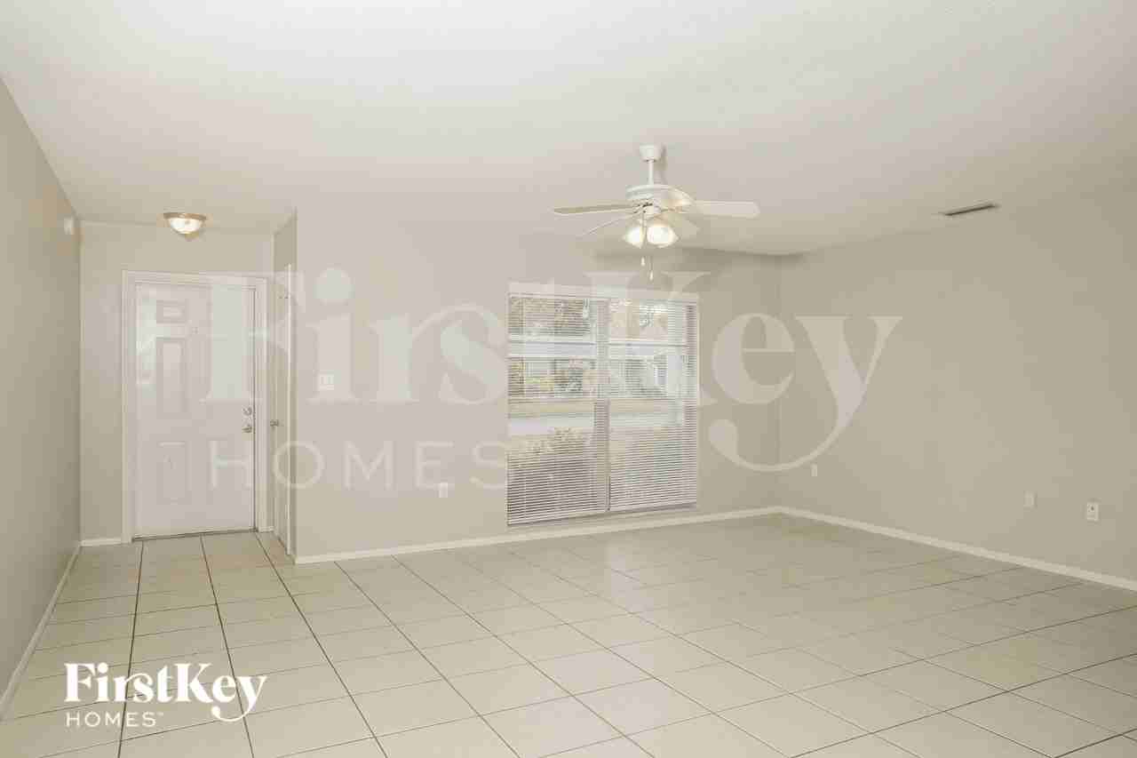 3109 22nd Ave W - Photo 4 of 19