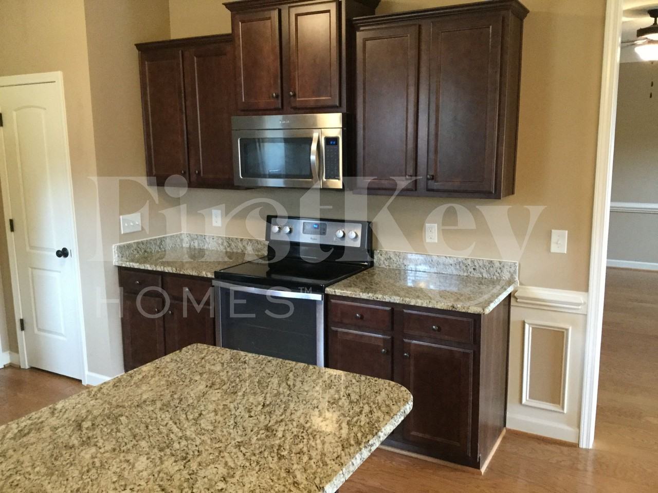 293 Majestic Oak Dr - Photo 2 of 13