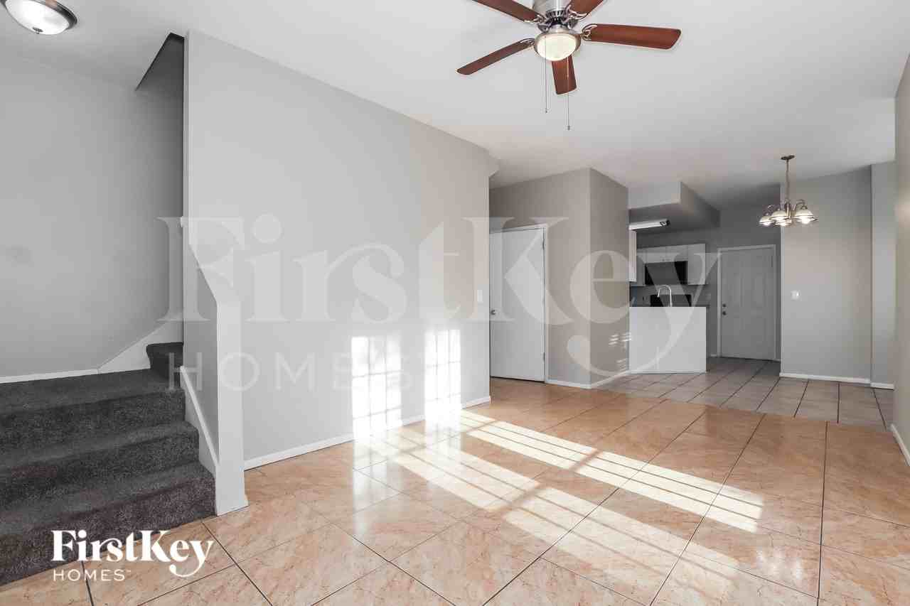 2916 N Jefferson St - Photo 4 of 20