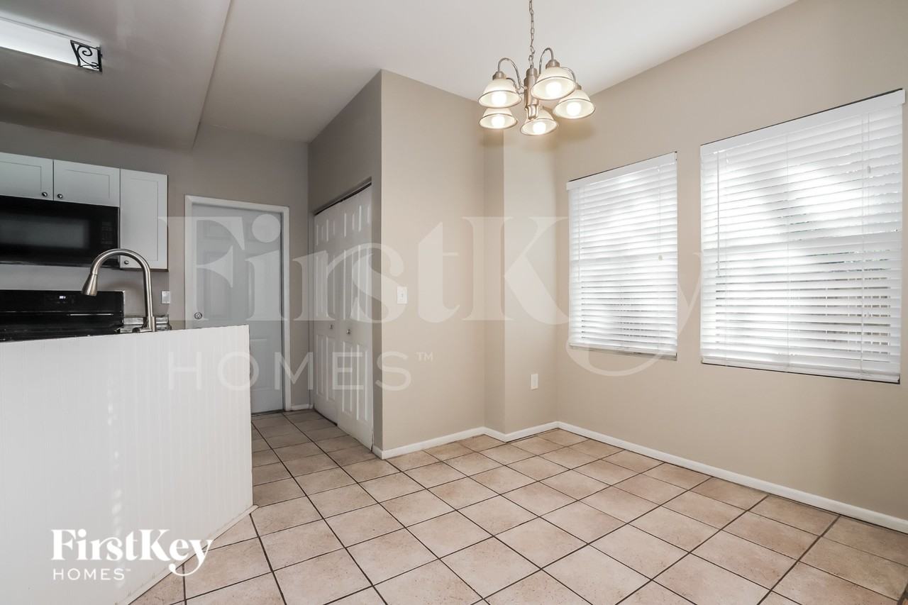 2916 N Jefferson St - Photo 5 of 20