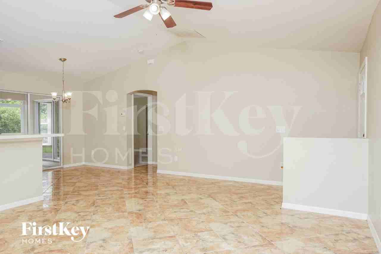 2476 Parrot St - Photo 5 of 20