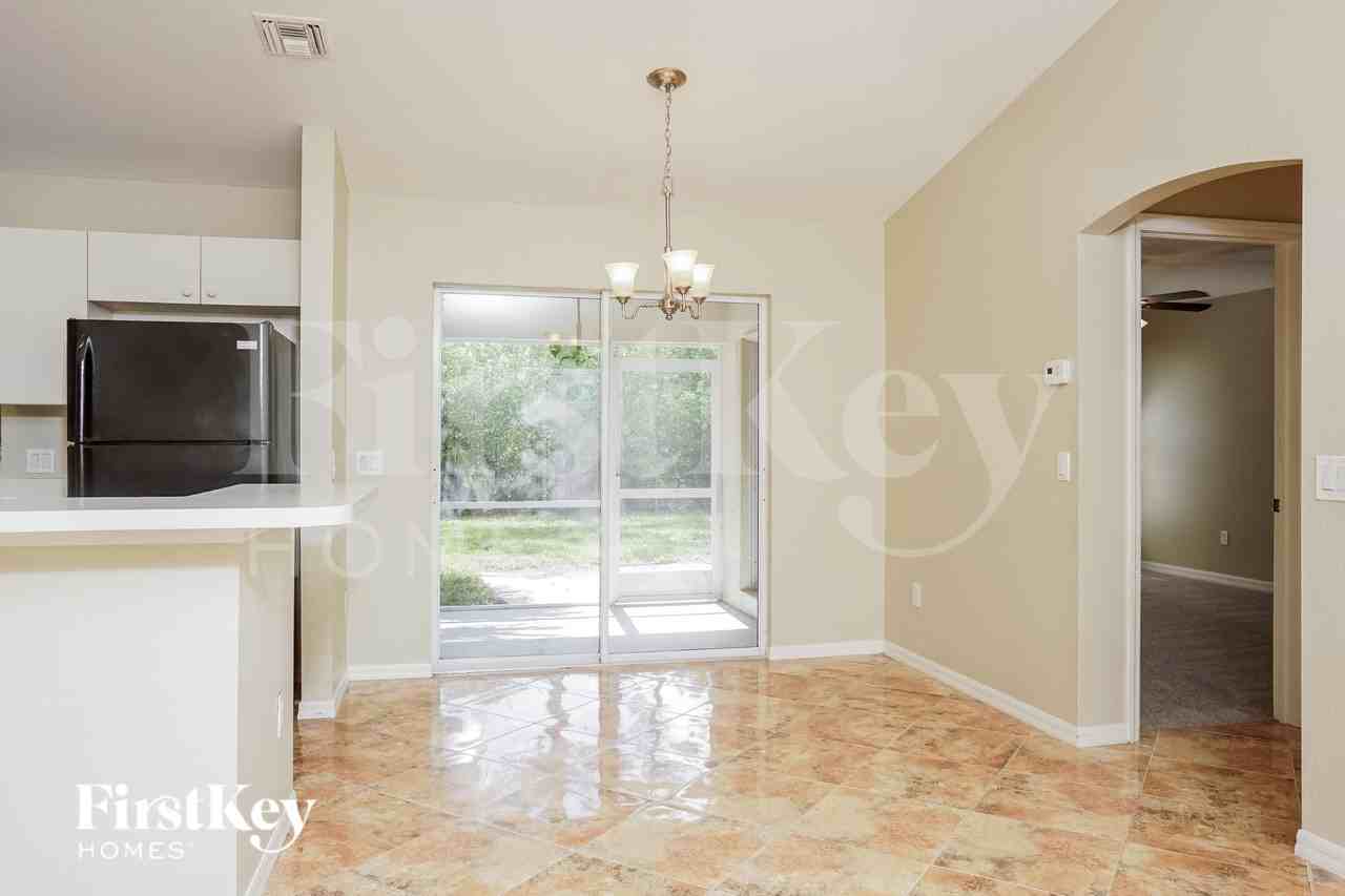 2476 Parrot St - Photo 6 of 20