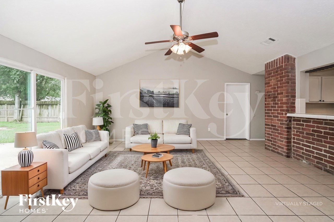 24119 Lone Elm Dr - Photo 4 of 19