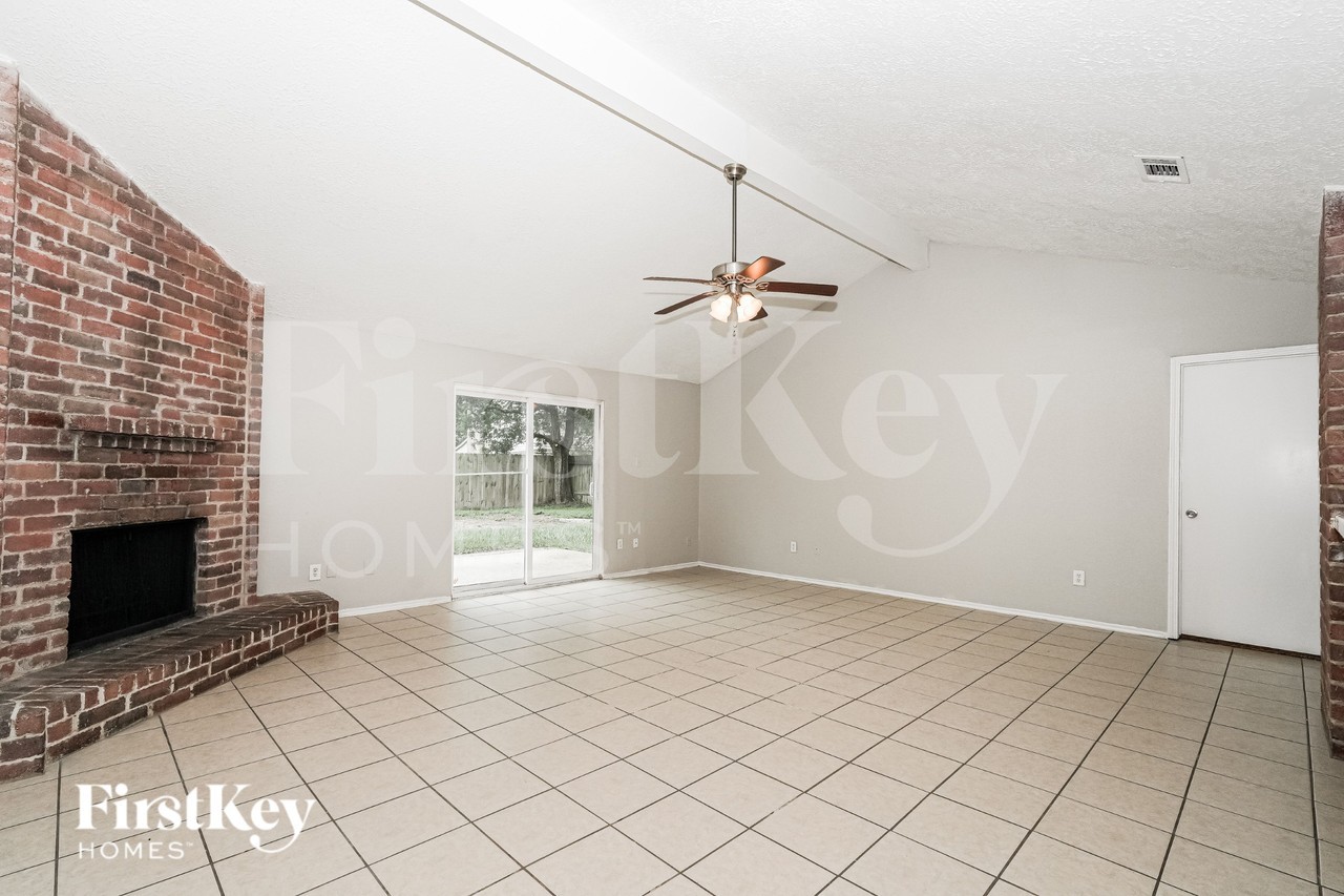 24119 Lone Elm Dr - Photo 5 of 19