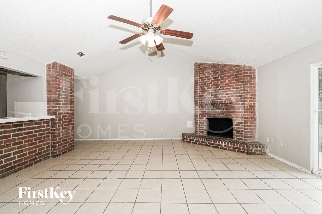 24119 Lone Elm Dr - Photo 6 of 19