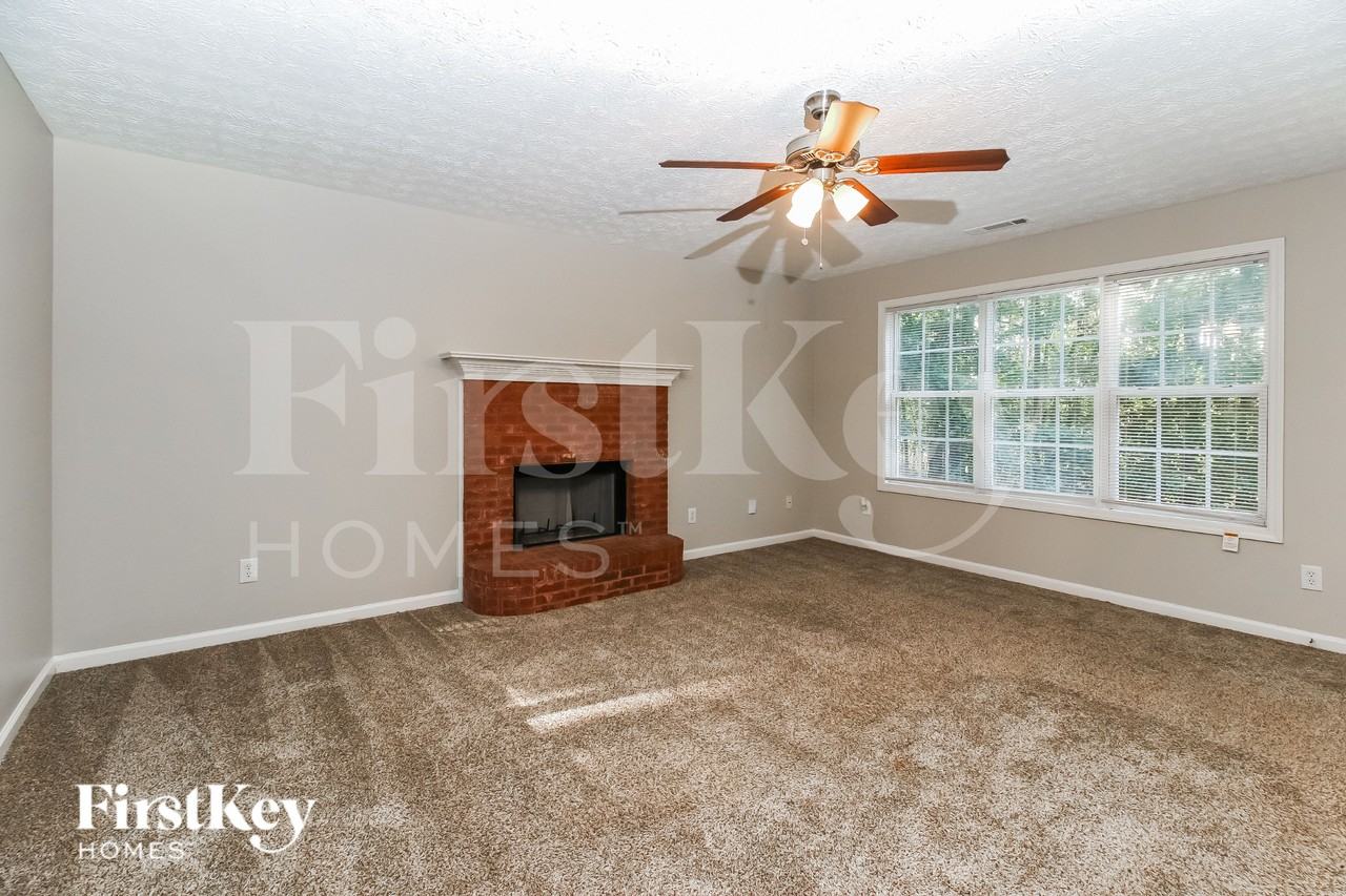 230 Trelawney Dr - Photo 2 of 19