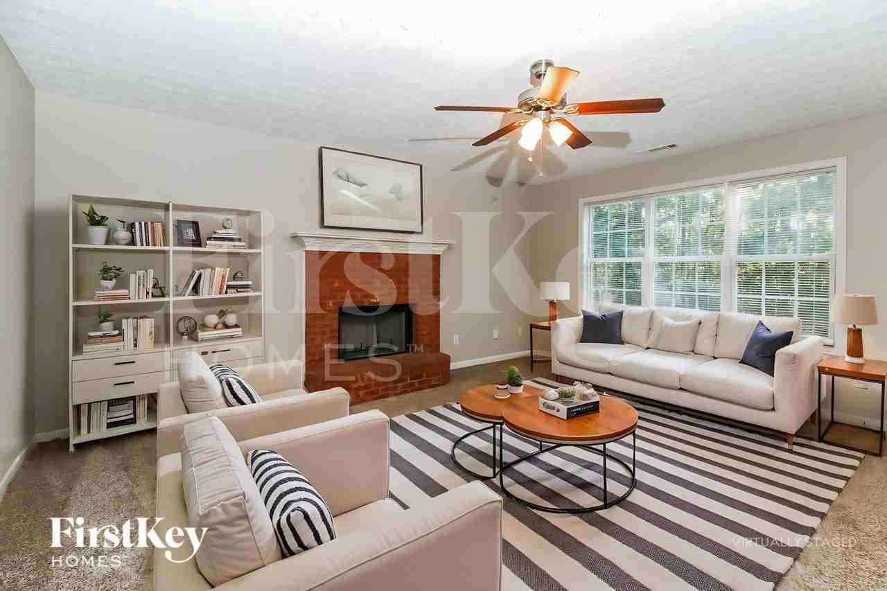 230 Trelawney Dr - Photo 3 of 19